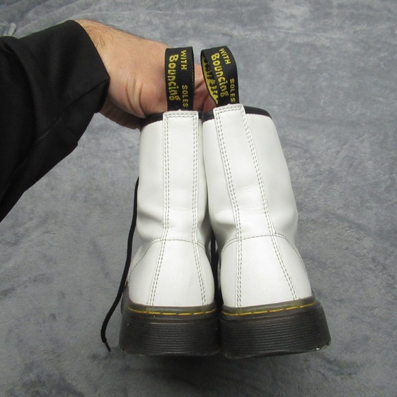 Dr Martens Zavala Boots‎ Unisex 6M 7W White Leather Lace Combat Chukka Chunky